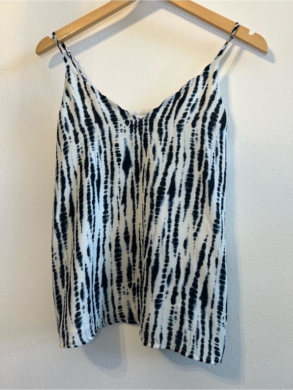 Socialite Women's Navy & White Tie-Dye Cami Tank